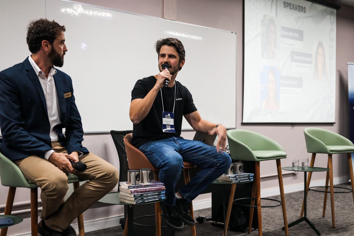 Paulo em painel Speakers